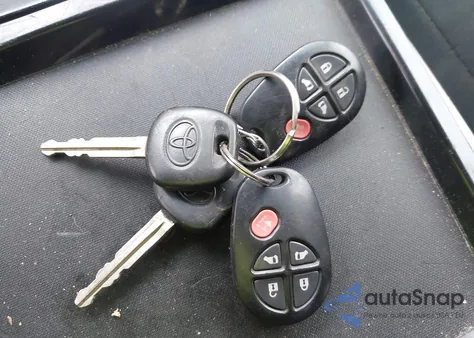 2011 Toyota Sienna Le V6 из США, поврежденный, VIN 5TDKK3DC1BS118194